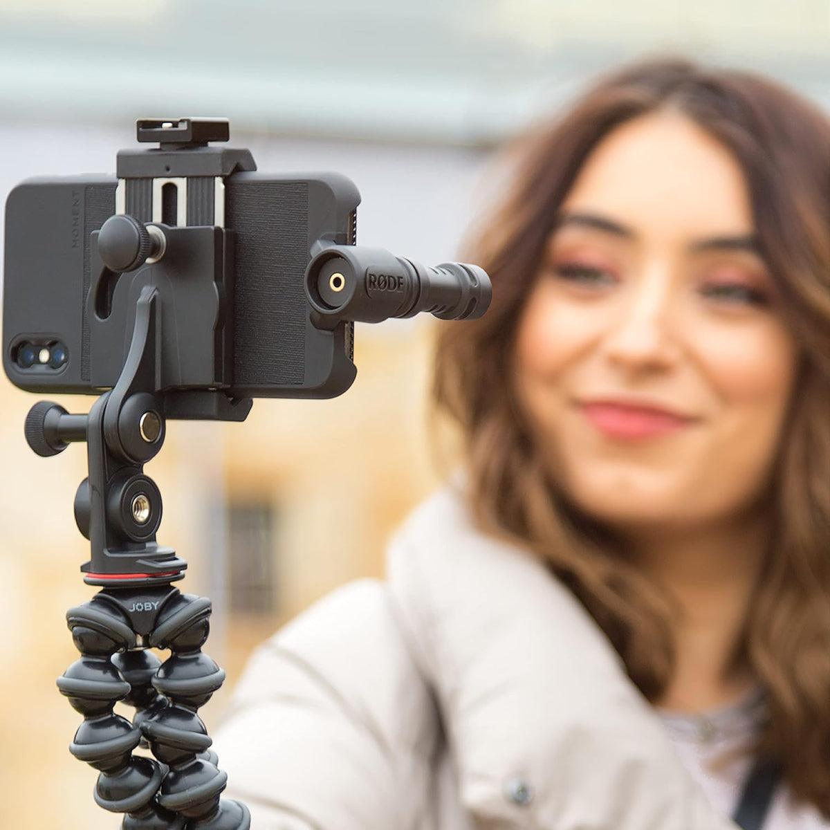RØDE Videomic Me-L Compact Directional Smartphone Microphone for Iphone® or Ipad® with Lightning Connector for Mobile Filmmaking and Content Creation | Lightning Connector with Cardioid Pattern and Headphone Jack for Vlogging, Journalism and Music